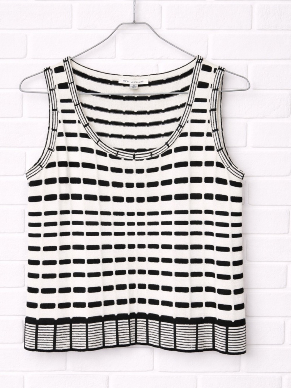 St John Top Shirt Tank Style Sleeveless White Black Classic